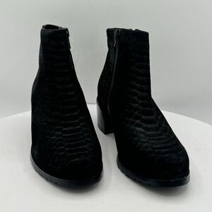 Vaneli Udette Snakeskin Womens Ankle Boots  Size 6‎  Color Black MSRP $250